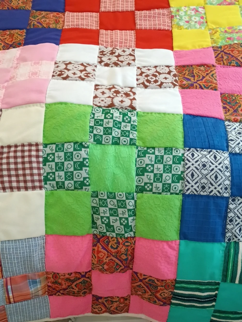 Handmade Patchwork Quilt - Full/Queen - Vintage!